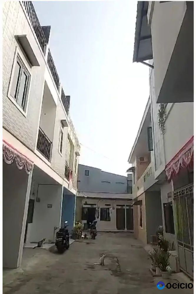 Rumah Siap Huni 3 Lantai di Jakarta Timur