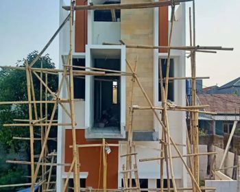 Rumah Komplek di Jakarta Timur 2 Lantai