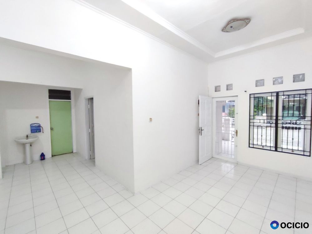 Disewakan Rumah 1 tingkat Di Komplek Cemara Asri Jalan Duku