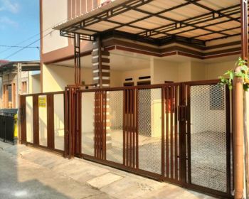 Di Jual Rumah 3 lantai di Jalan Rangkapan Jaya, Pancoran Mas,Depok.