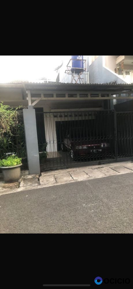 Di jual Rumah 2 Lantai di jalan Rawa Selatan, Senopati, Kebayoran Baru