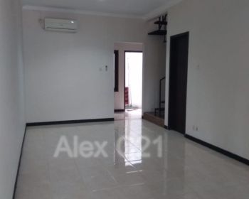 Disewakan Rumah Cantik di Bendungan Hilir, Tanah Abang, Jakarta Pusat