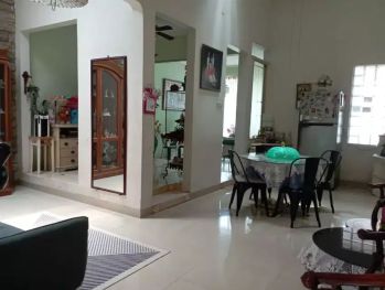 Dijual rumah second murah LT 120 di komplek perumahan cinere Depok