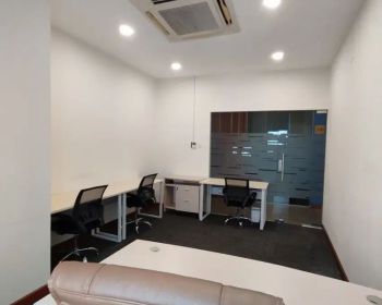 Sewa ruang kantor bulanan dengan View kapasitas 4 Pax