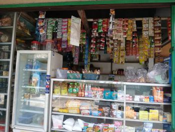 Dijual Rumah Warung dan 1 Kontrakan