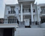 thumbnail-dijual-rumah-cilandak-brand-new-white-house-classic-lift-0