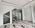 thumbnail-dijual-rumah-cilandak-brand-new-white-house-classic-lift-8