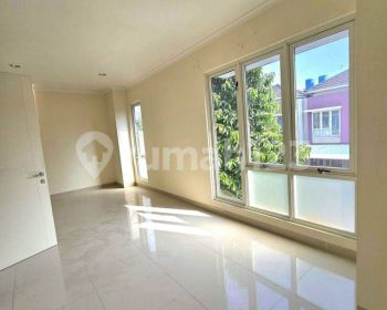 Dijual Murah Banget Rumah Siap Huni Cluster Thomson, Gading Serpong