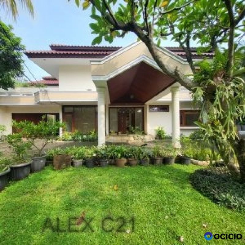 Disewakan rumah dengan Swimming Pool di Kemang , Bangka