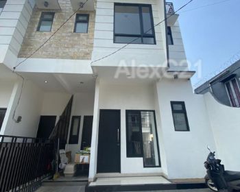 Rumah di sewakan 2.5 lantai, Kalibata, Pancoran, Jakarta Selatan