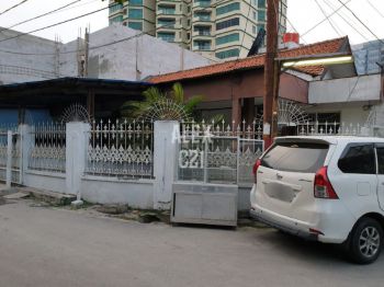 dijual rumah Tua BU dibawah NJOP (hitung tanah saja) Pancoran