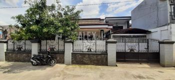 dijual RUMAH BU BEKASI,KAWASAN KOMERSIAL, DEKAT SUMMARECON.