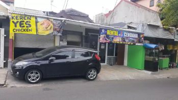 Disewakan kios di pinggir jalan perumahan jakasampurna jakapermai