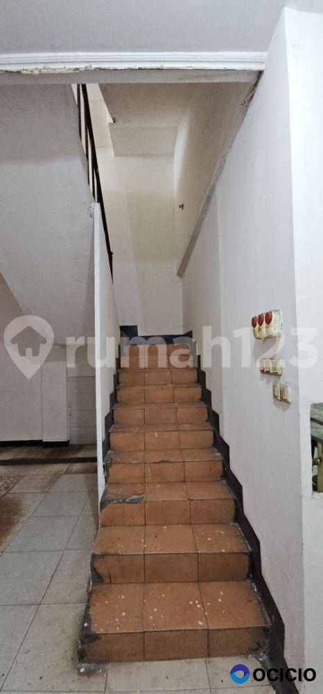 Dijual Cepat Ruko Dengan Lokasi Strategis di Kawasan Ramai Dan Hadap Jalan Raya