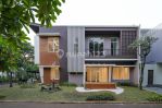 thumbnail-dijual-rumah-mewah-siap-huni-kawasan-mewah-the-spring-cluster-grisea-gading-2