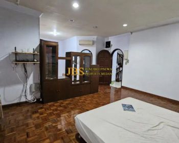 Dijual Villa Siap Huni di Jalan Timor Baru 1 (Dekat Mall Centre Point)