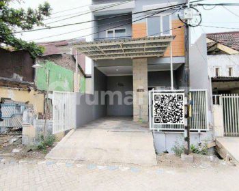 Rumah di Wisma Tropodo Depan Telkom Dekat Jalan Raya