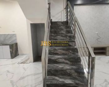 Jual Rumah 2,5 Tingkat di Komplek Cemara Asri Jalan Katalia Terrace 2