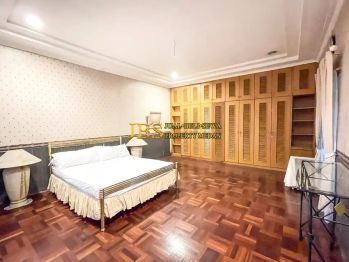 Dijual Villa Komplek Taman Malibu Indah Blok C