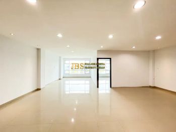 Dijual Ruko Gandeng 3,5 Tingkat Siap Pakai Komplek River View Polonia