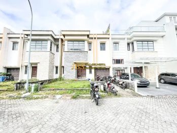 Dijual Villa Komplek River View Polonia Jalan Adi Sucipto