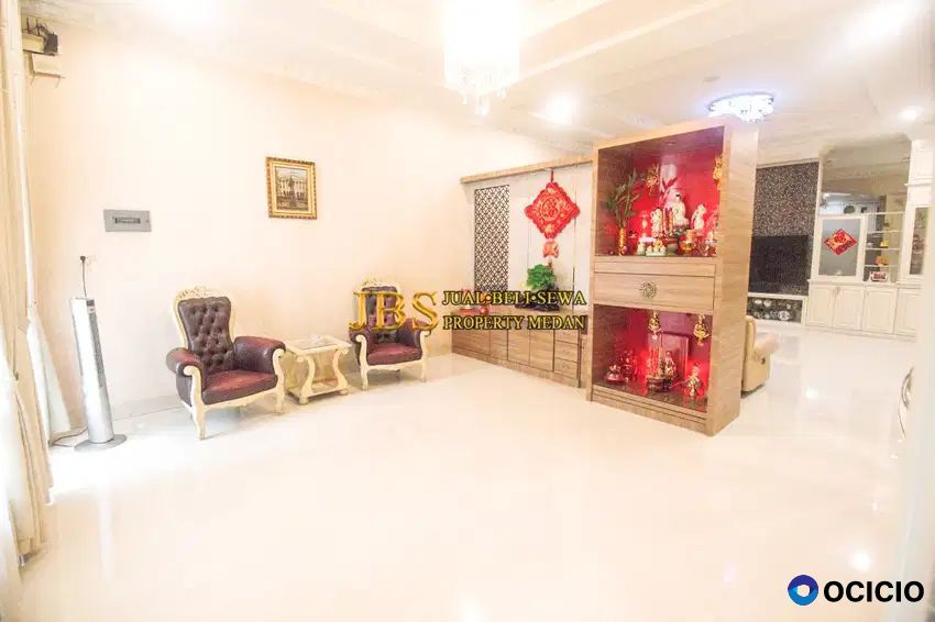 Dijual Villa Komplek Cemara Asri Jalan Anggrek