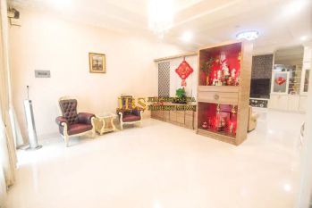 Dijual Villa Komplek Cemara Asri Jalan Anggrek