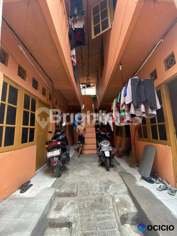 KONTRAKAN 2LANTAI JAKARTA BELAKANG MALL BASURA CITY