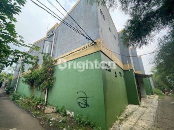 kosan 2 lantai strategis ditaman tekno BSD Tangerang Selatan