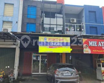 Dijual Ruko 2 Lantai Strategis di Taman Royal