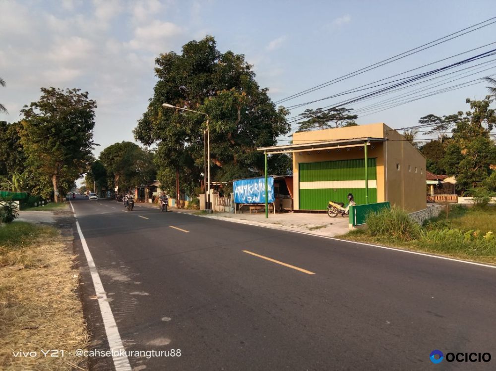 Ruko sisa tanah luas aspal utama parangtritis