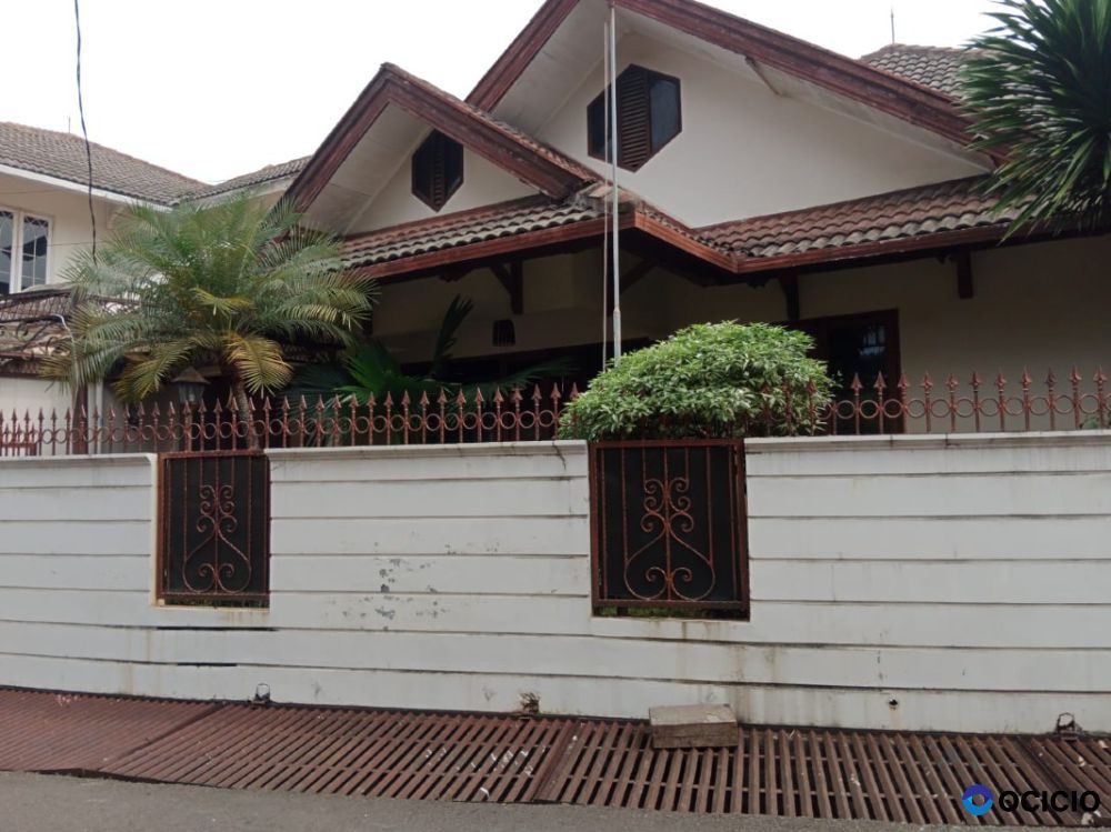 Rumah Second 2Lt Lokasi Strategis  di Pejaten Barat Jakarta Selatan 