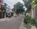 thumbnail-dijual-cepat-rumah-di-klender-jakarta-timur-8