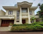 thumbnail-dijual-rumah-mewah-townhouse-di-kemang-jakarta-selatan-1