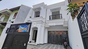 JUAL CEPAT RUMAH AMERICAN CLASSIC DI KEBON JERUK JAKARTA BARAT