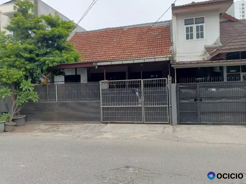 Dijual rumah tanah172m pinggir jalan perumahan pekayon bisa utk usaha