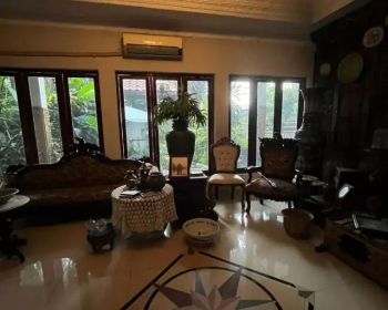 Rumah asri bagus tanah luas 550 m di kavling BNI 46 ratna jatibening