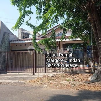 Rumah di Jl. Margorejo Indah SHM Bagus Utara