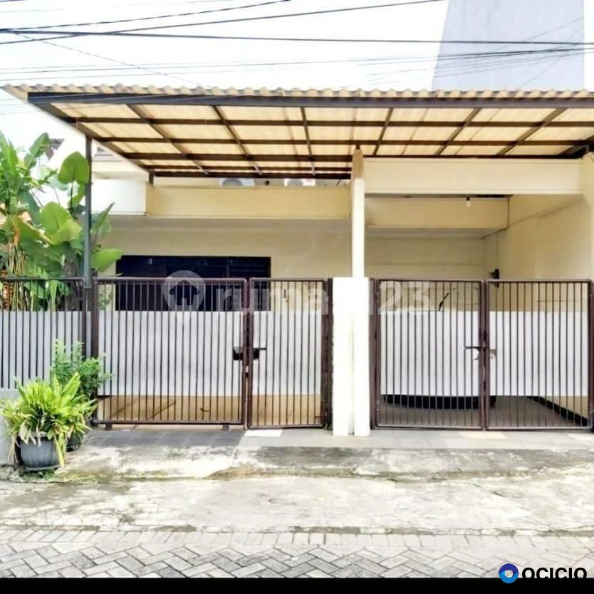 Rumah Murah Semi Furnished di Barata Jaya Dekat Transmart Marvell