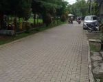 thumbnail-rumah-di-mutiara-curug-tangerang-depan-taman-4