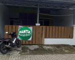 thumbnail-rumah-di-mutiara-curug-tangerang-depan-taman-0