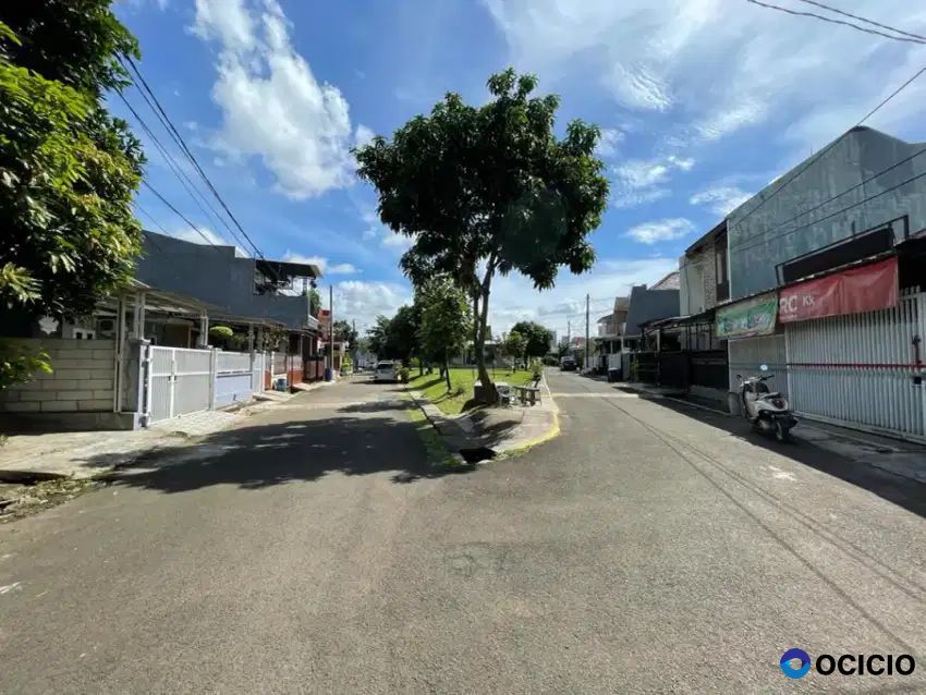 Rumah depan taman Vila rizki ilhami tangerang