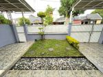 thumbnail-rumah-depan-taman-vila-rizki-ilhami-tangerang-10