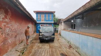 Rumah Dijual 2 lantai selangkah ke Stasiun di Daru Raya