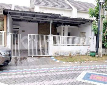 Rumah Siap Huni Strategis Puri Surya Jaya Valencia Garden Surabay