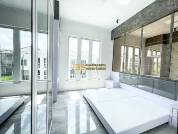 Dijual Villa Baru Komplek Graha Metropolitan Cluster Kencana Graha