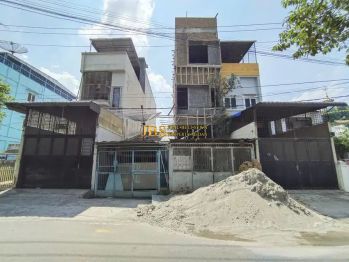 Dijual Ruko 3,5 Tingkat di Jalan Sikambing (Dekat Unpri) - Medan