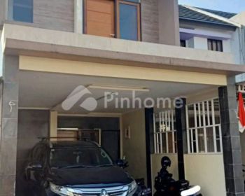 Dijual Rumah Minimalis Modern di Edelweis Townhouse