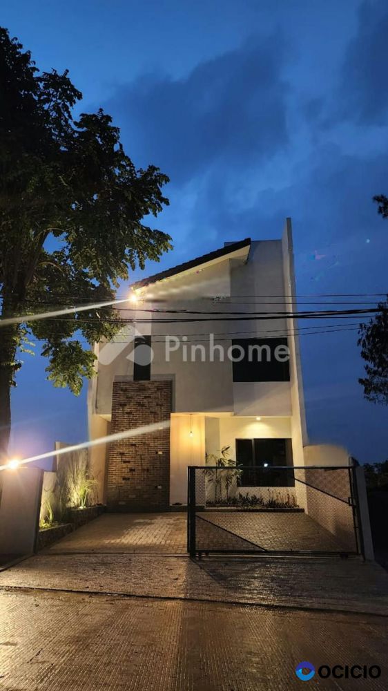 Dijual Rumah Minimalis Modern di Pondok Hijau