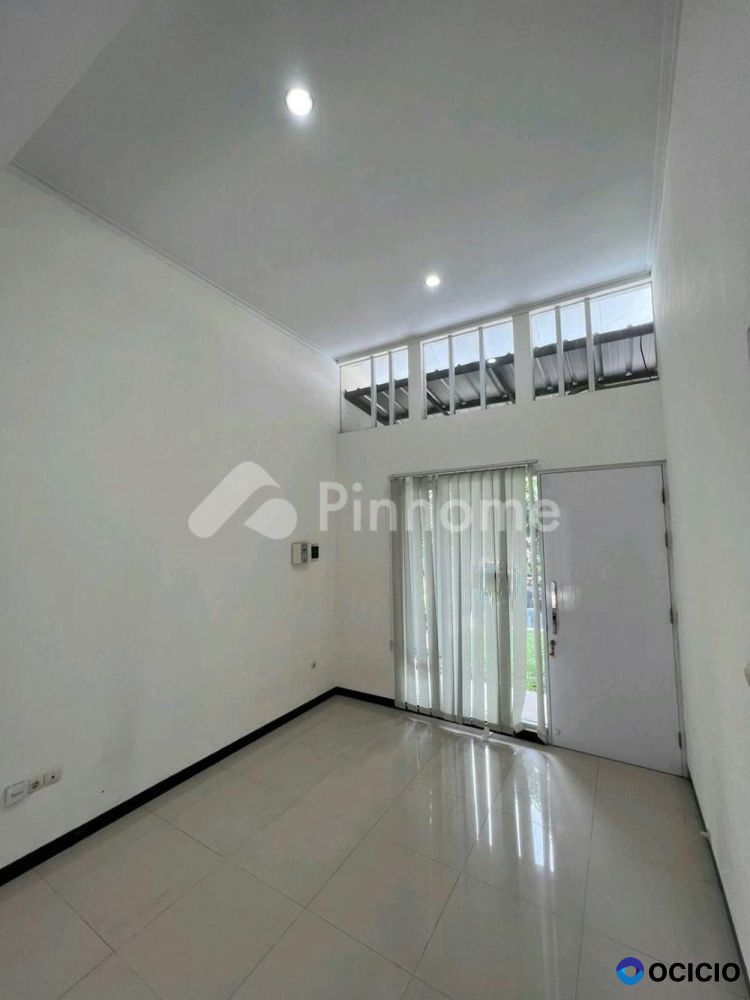 Dijual Rumah Modern Minimalis Siap Huni di Taman Kopo Indah V